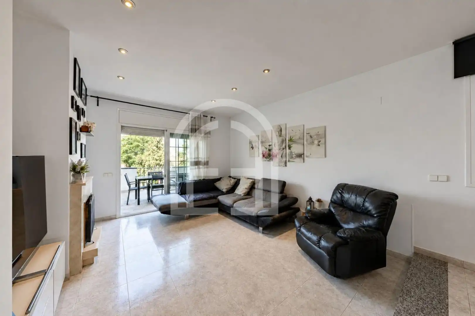 Sala de estar de Casa o chalet en venta en Sant Fost de Campsentelles con Calefacción, Jardín privado y Terraza