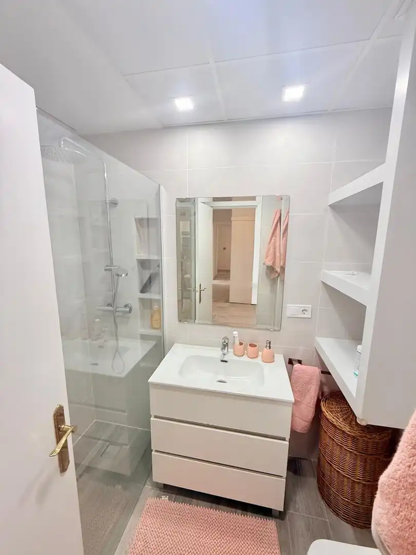 Bany de Apartament de lloguer en Vélez-Málaga amb Piscina comunitària