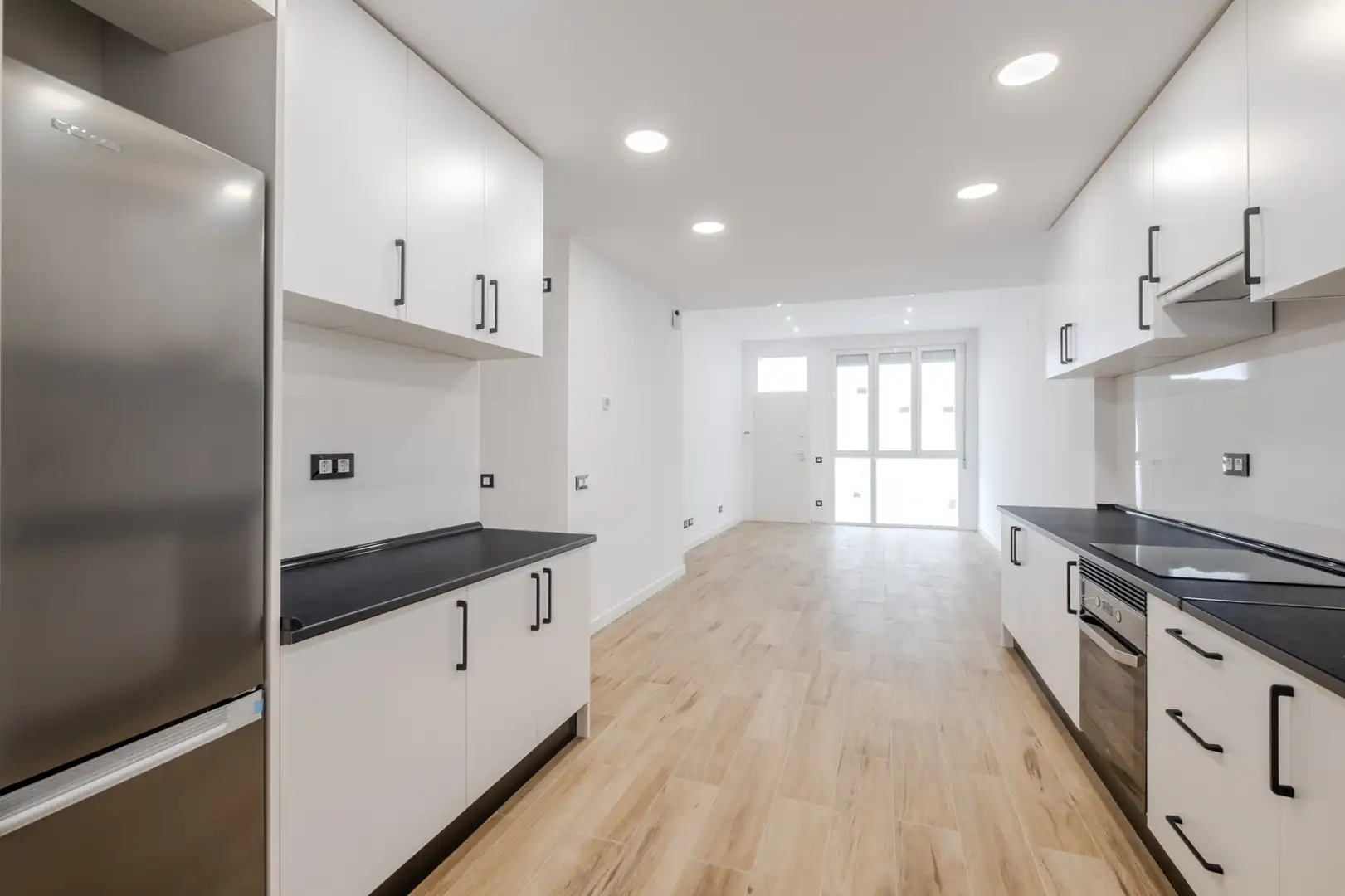 Küche von Wohnung zur Miete in Madrid mit Heizung, Ofen und Waschmaschine