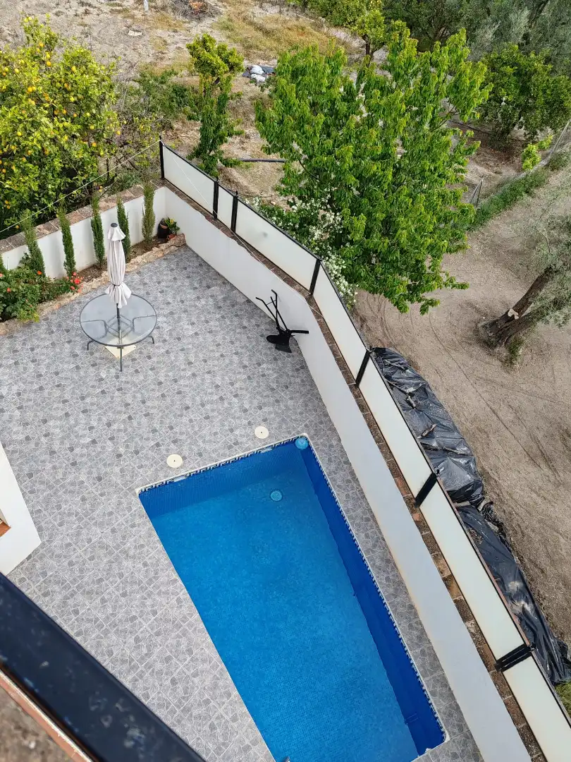 Piscina de Casa adosada en venda en El Pinar amb Terrassa, Moblat i Forn