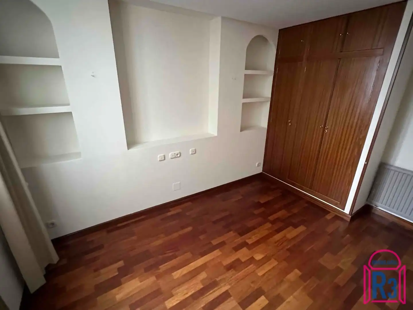 Habitación de Piso de alquiler en León Capital  con Calefacción y Terraza