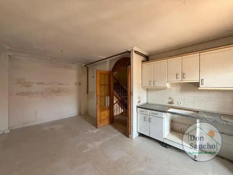 Cuina de Casa adosada en venda en Mucientes amb Terrassa