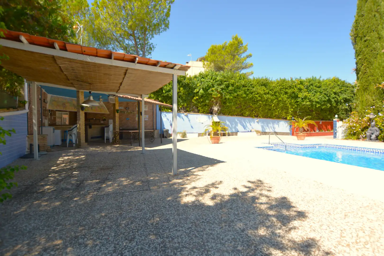 Piscina de Casa o chalet en venta en Guillena con Aire acondicionado, Calefacción y Jardín privado