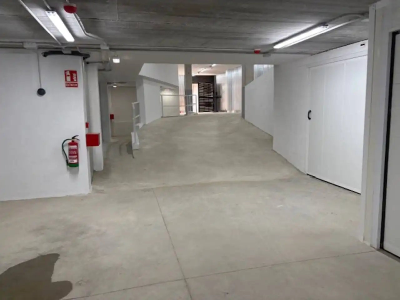 Parkplatz von Garage zur Miete in Llanes