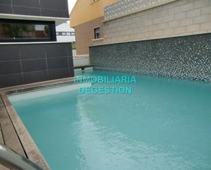 Swimming pool of House or chalet for sale in Linares  with Air Conditioner, Heating and Private garden