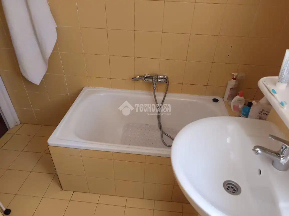 Baño de Piso en venta en Sevilla con Aire acondicionado, Terraza y Trastero