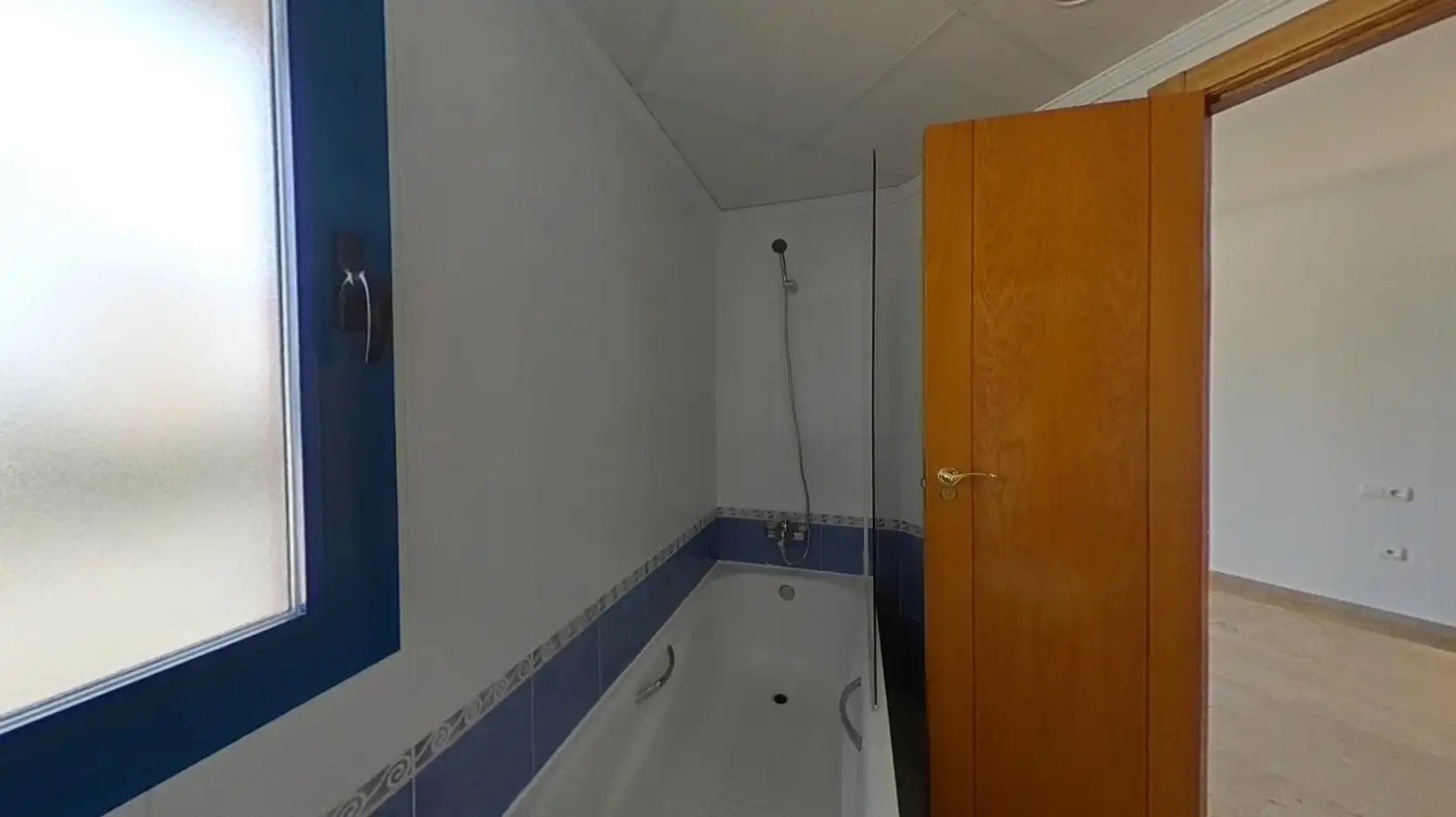 Baño de Piso en venta en Calpe / Calp