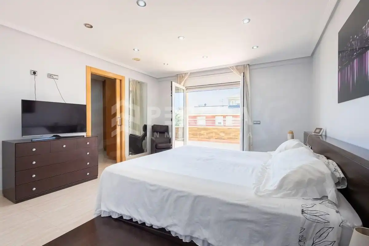 Habitación de Casa o chalet en venta en Roquetas de Mar con Aire acondicionado, Jardín privado y Piscina