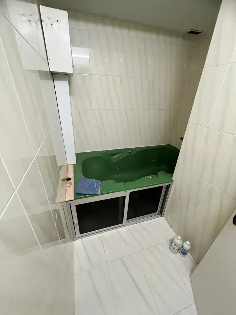 Badezimmer von Büro zum Verkauf in Avilés
