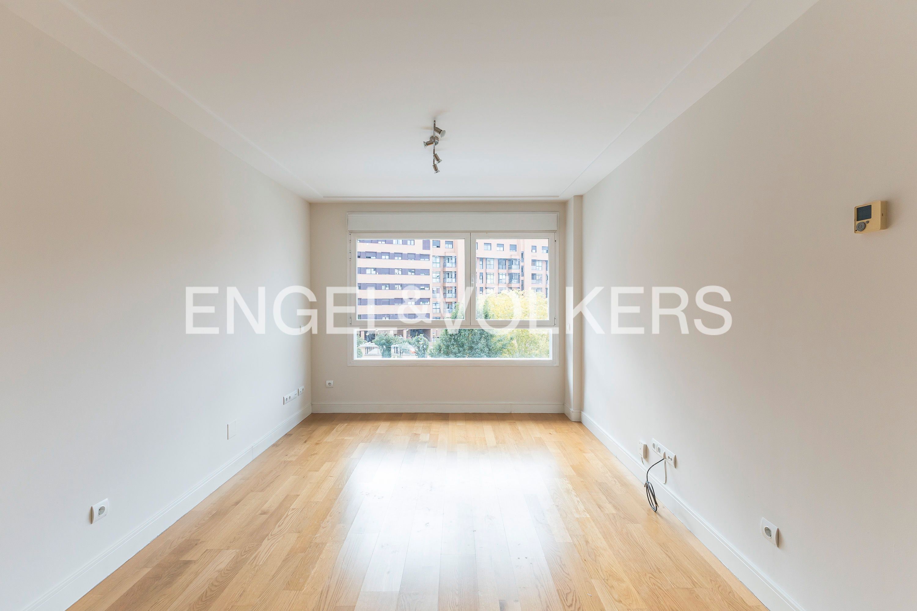 Exterior view of Apartment for sale in  Madrid Capital  with Air Conditioner, Heating and Swimming Pool