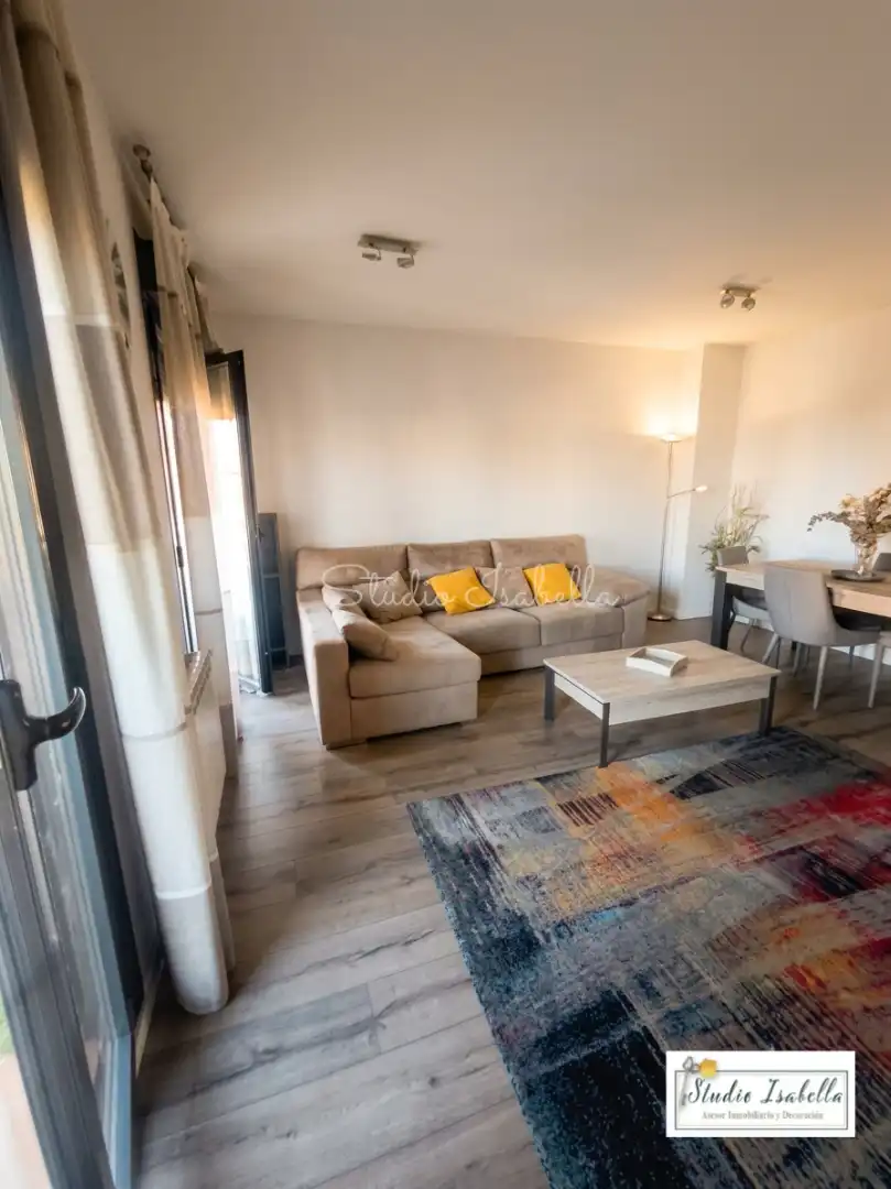Flat with balcony to rent in Calle Río Arlés, imagen 3