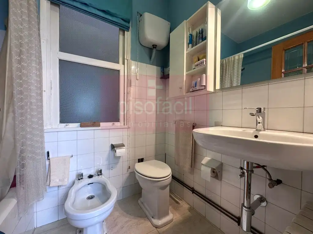 Bathroom of Flat for sale in Lugo
