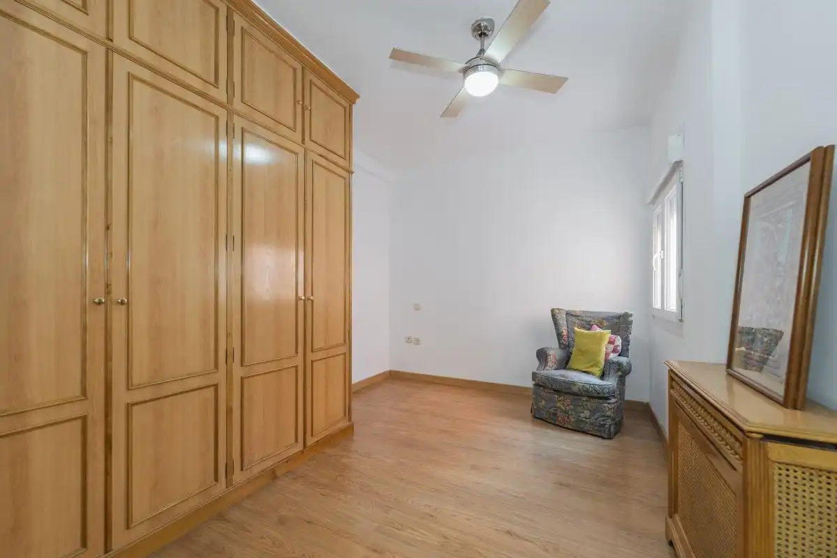 Habitación de Piso en venta en Madrid con Calefacción, Terraza y Balcón