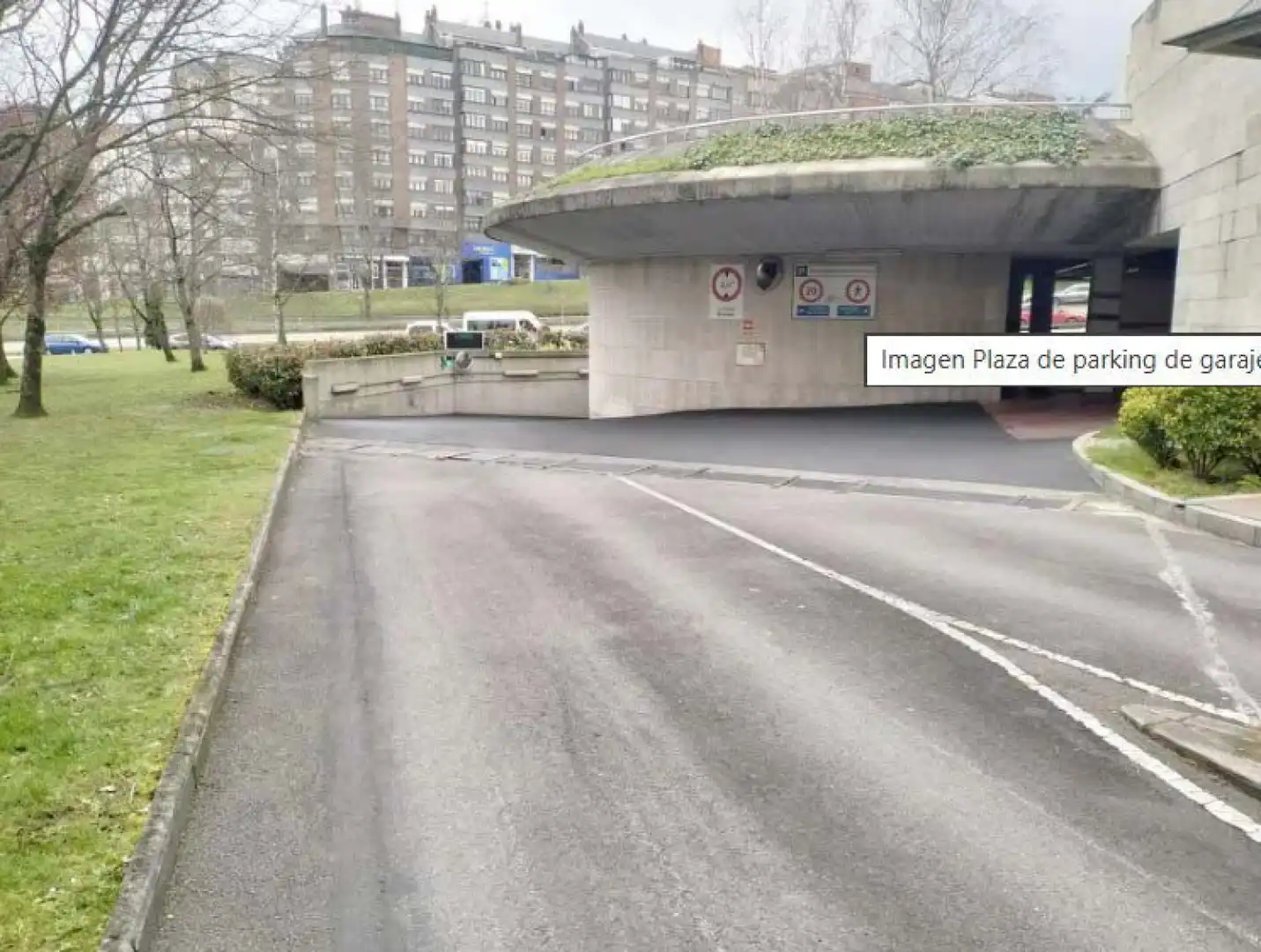 Parking de Garaje en venta en Oviedo 