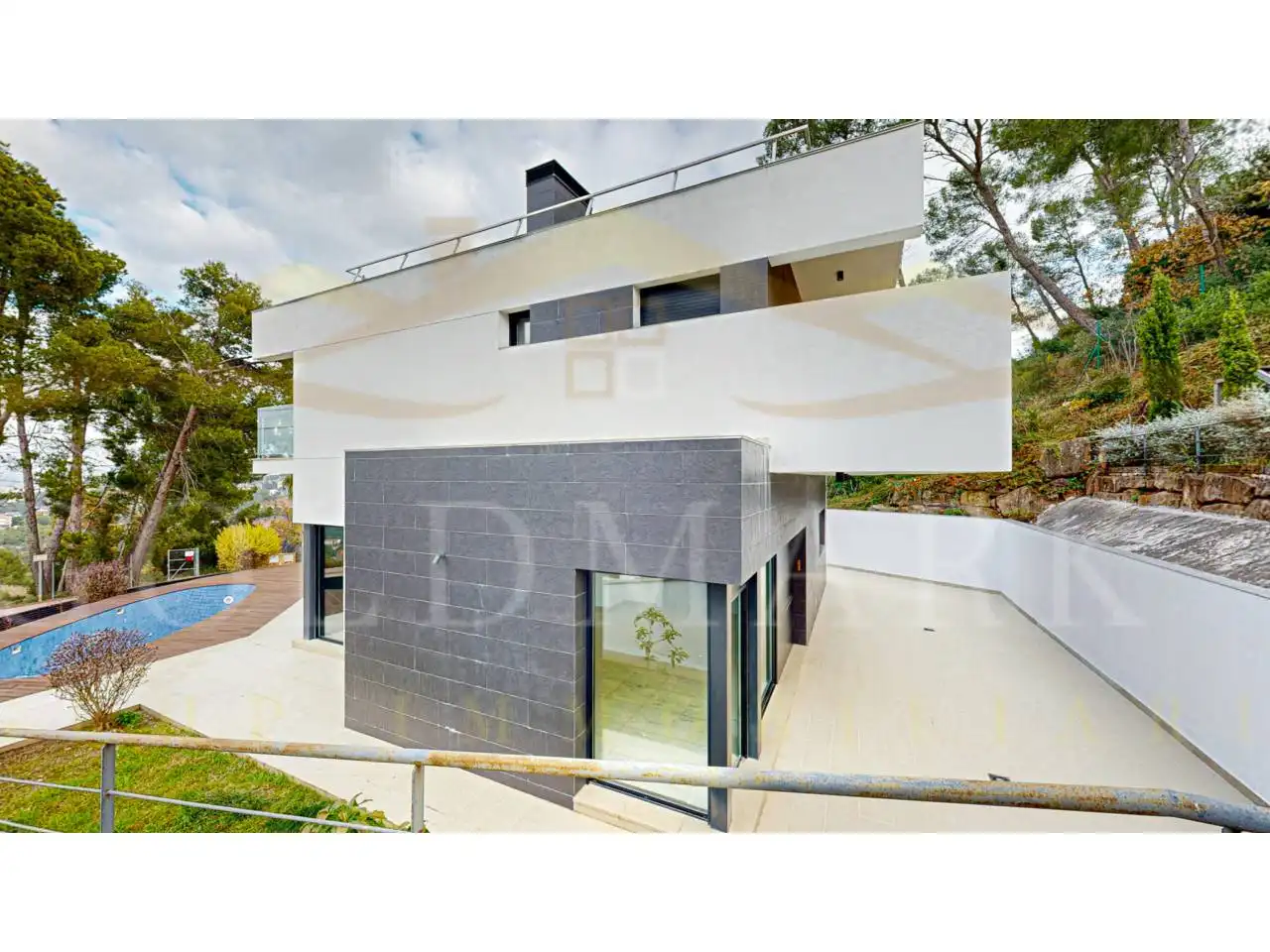 Vista exterior de Casa o xalet en venda en Corbera de Llobregat amb Aire condicionat, Calefacció i Jardí privat