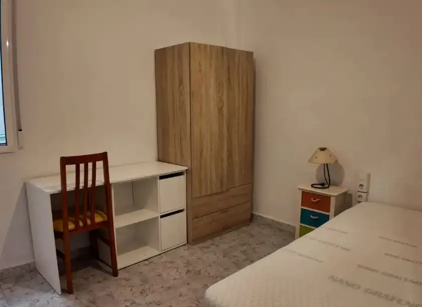 Schlafzimmer von Wohnung zur Miete in Valencia mit Klimaanlage, Heizung und Möbliert