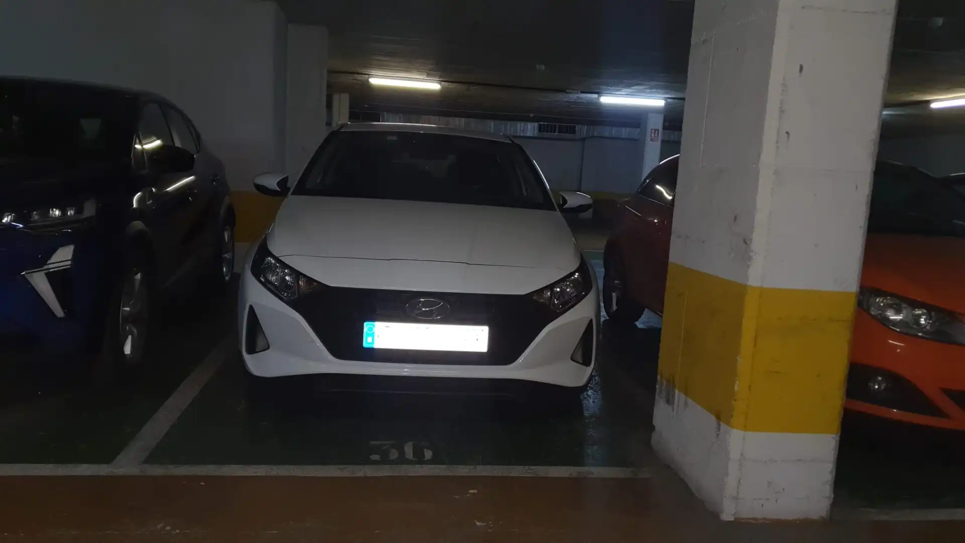 Aparcament de Pis en venda en Barcelona amb Aire condicionat, Calefacció i Balcó
