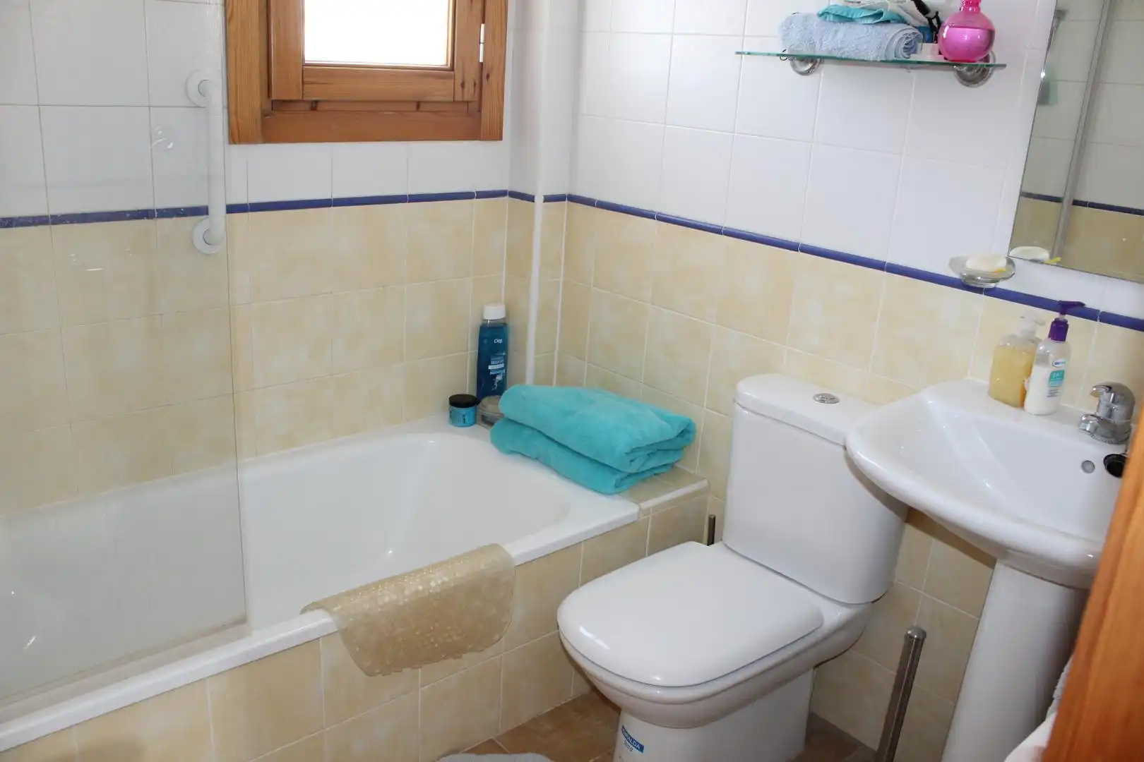 Bathroom of Detached homes for sale in Enix  with Private garden, Furnished and Oven