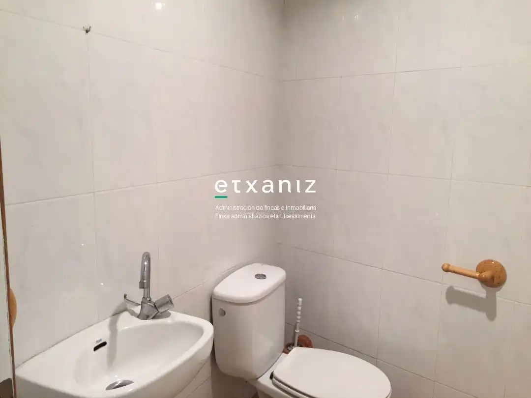 Bathroom of Commercial properties for sale in Lasarte-Oria