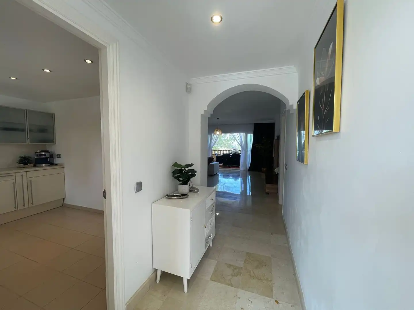 Apartamento en venta en Benahavís con Terraza, Amueblado y Piscina comunitaria