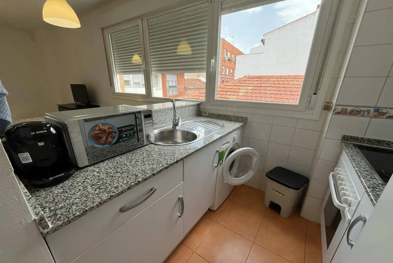 Kitchen of Flat for rent in Madrid  with Heating, Furnished and Washing machine