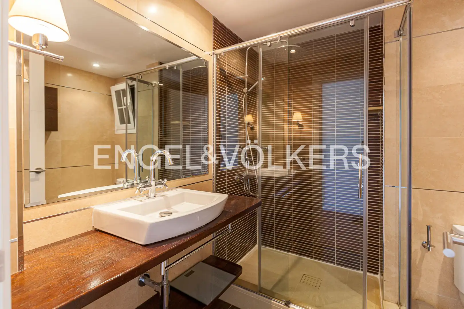 Bathroom of Flat for rent in Barrio de Salamanca