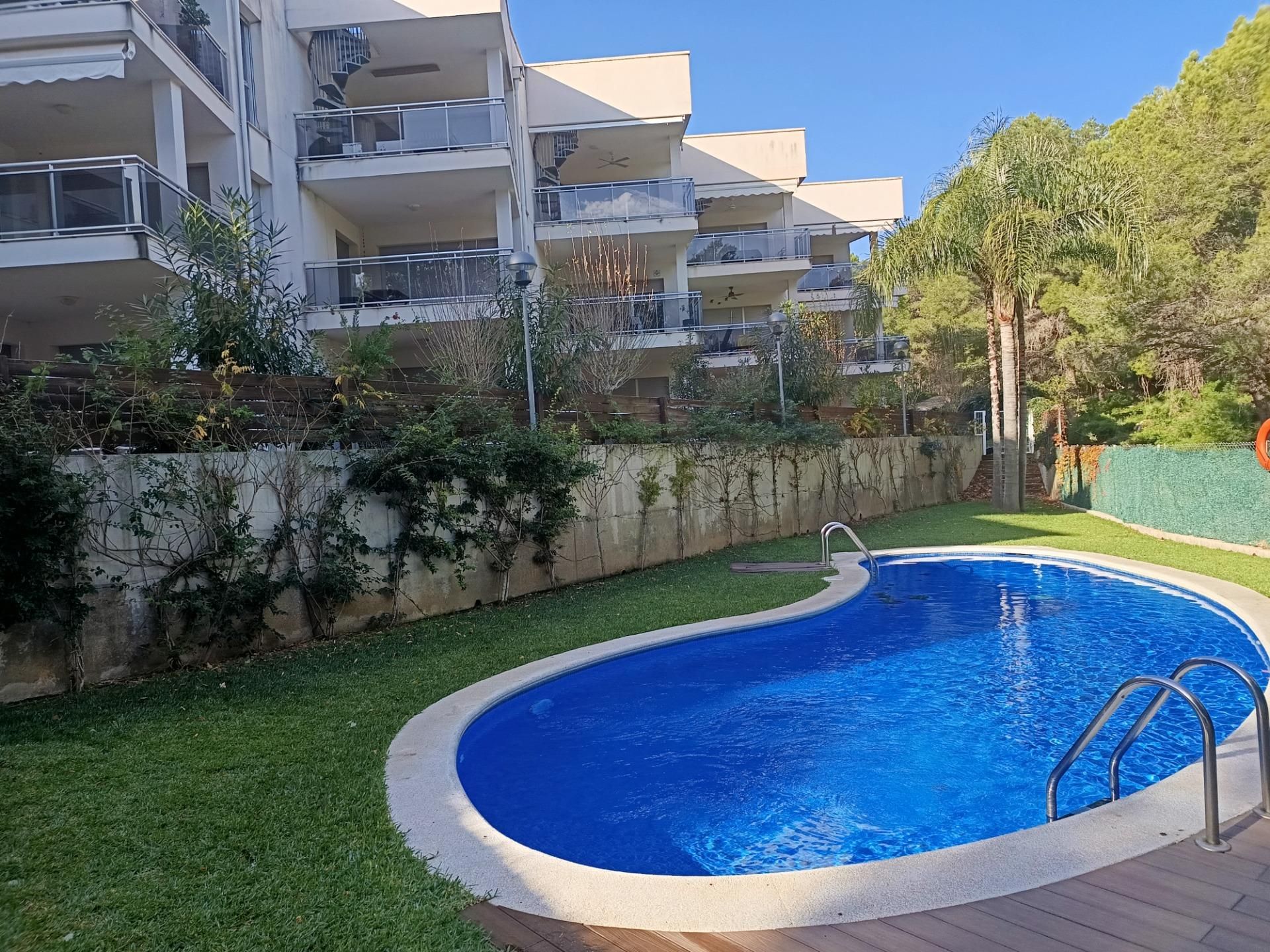 Piscina de Pis en venda en L'Ametlla de Mar  amb Aire condicionat, Calefacció i Terrassa
