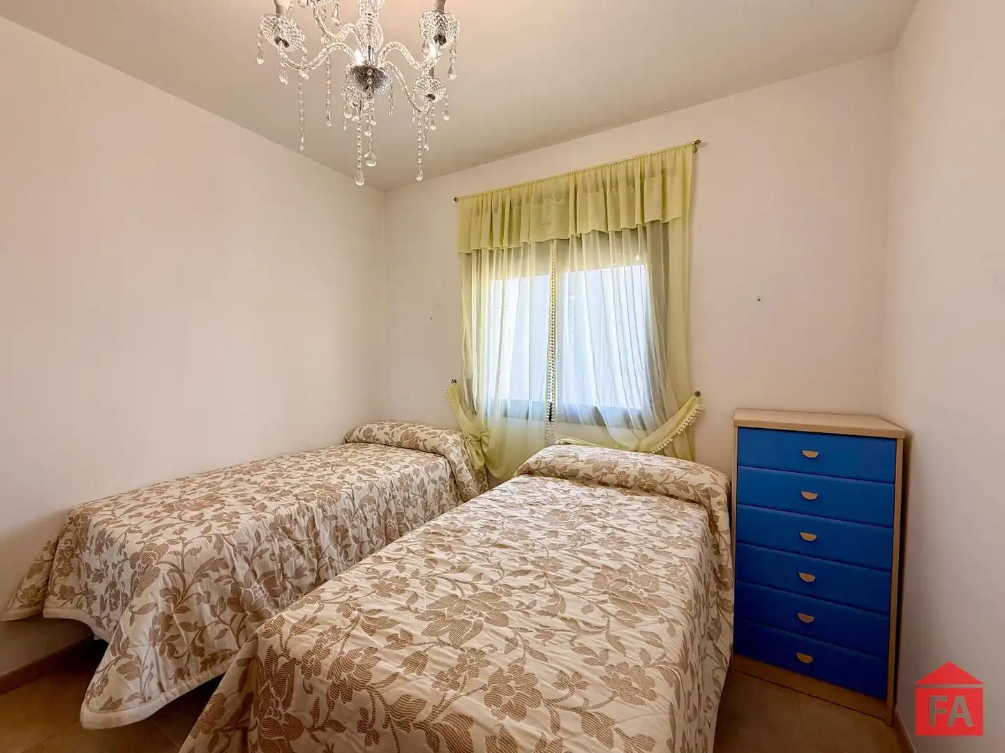 Habitación de Ático en venta en El Vendrell con Calefacción, Terraza y Trastero