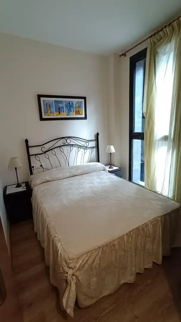 Schlafzimmer von Erdgeschoss zur Miete in Palamós mit Heizung, Terrasse und Balkon