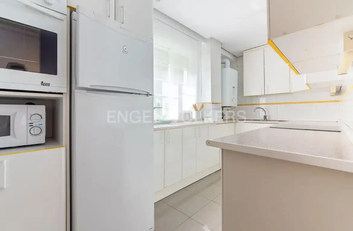 Cocina de Casa o chalet en venta en Madrid con Aire acondicionado, Calefacción y Jardín privado