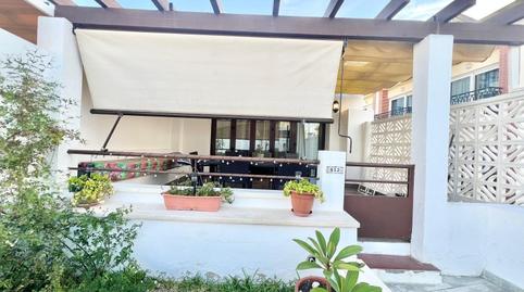 Foto 2 de Casa adosada en venda a La Carihuela - Los Nidos, Torremolinos