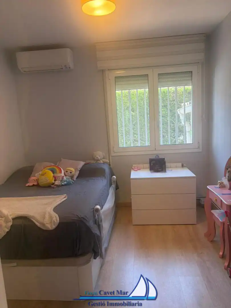 Dormitori de Casa adosada en venda en Cambrils amb Aire condicionat, Calefacció i Jardí privat