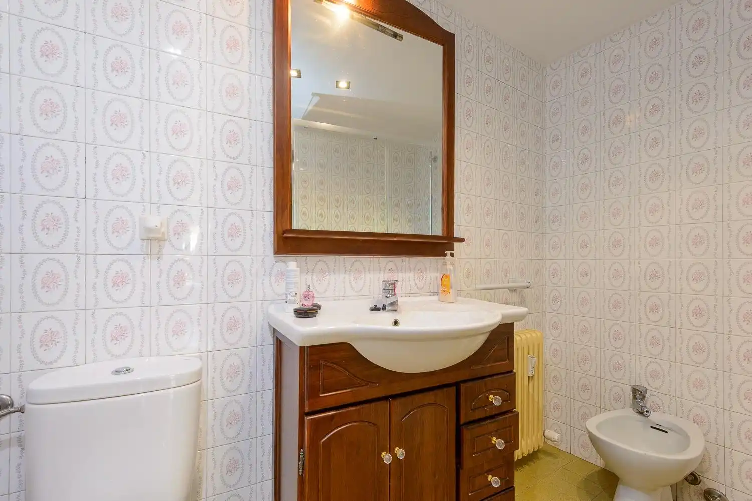 Baño de Piso en venta en Siero con Calefacción