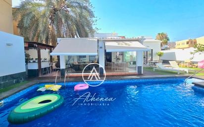 Piscina de Casa o xalet en venda en Roquetas de Mar amb Aire condicionat, Jardí privat i Piscina