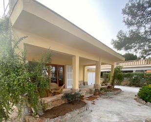 Vista exterior de Casa o xalet de lloguer en Ses Salines amb Terrassa i Balcó