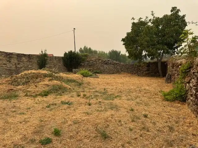 Finca rústica en venta en Villardeciervos con Jardín privado
