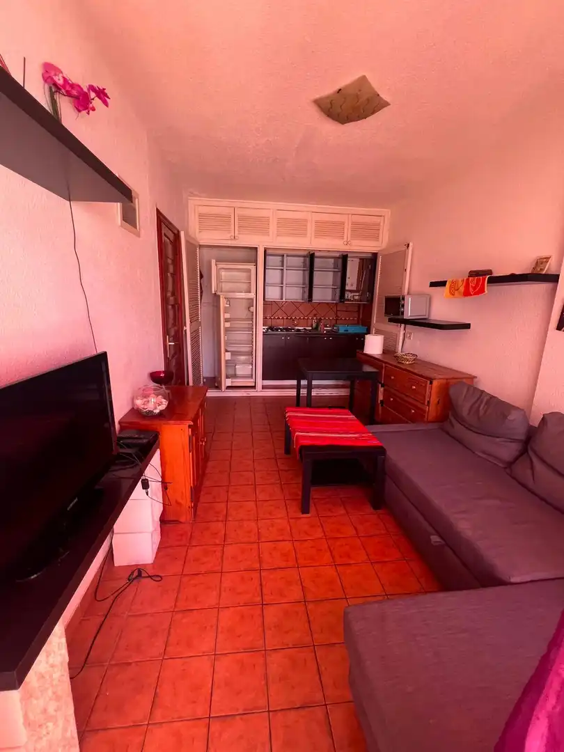 Sala de estar de Apartamento en venta en Arona con Terraza, Amueblado y Piscina comunitaria