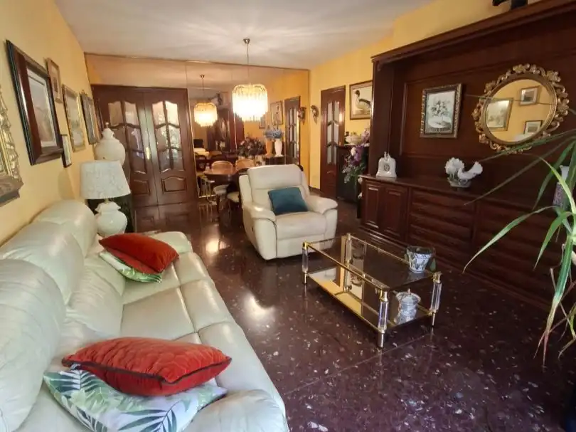 Piso con ascensor en venta en calle castillejos 259, imagen 2