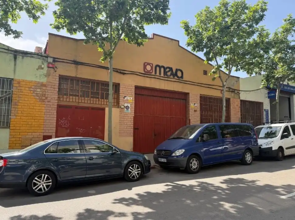Industrial building for sale in Carrer de Girona