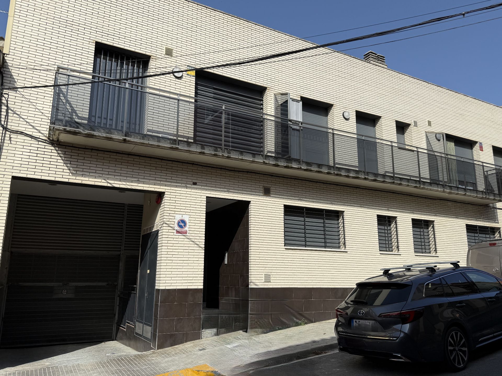 Vista exterior de Pis en venda en Rubí amb Terrassa