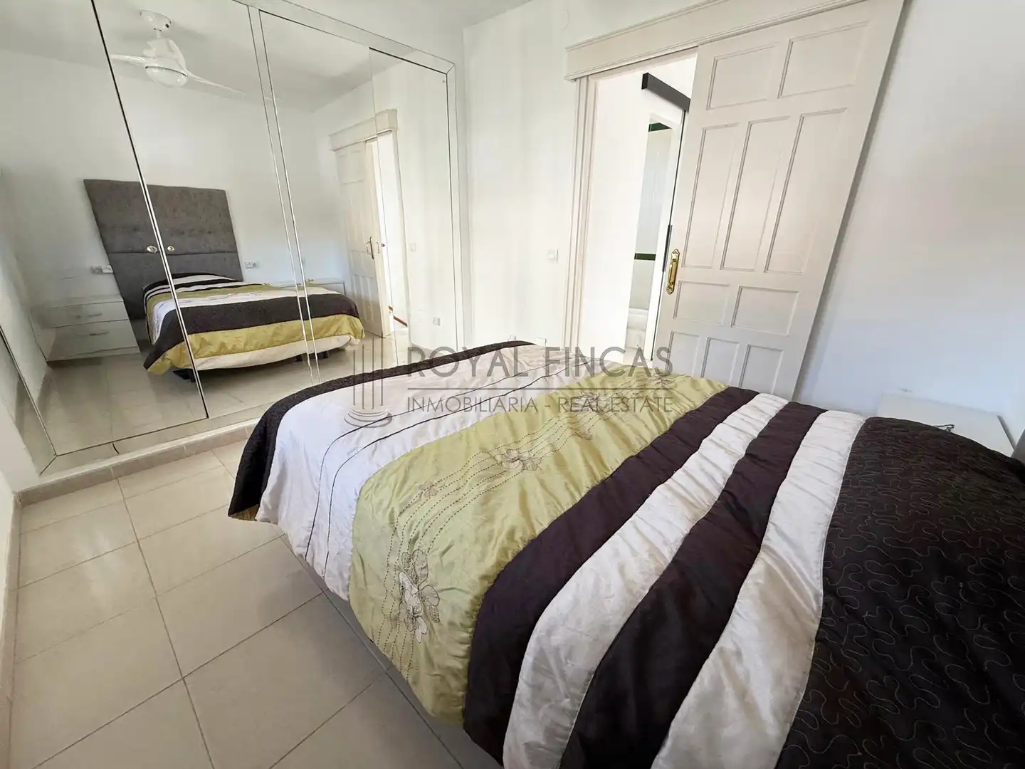 Habitación de Casa adosada en venta en Torremolinos con Aire acondicionado, Jardín privado y Terraza