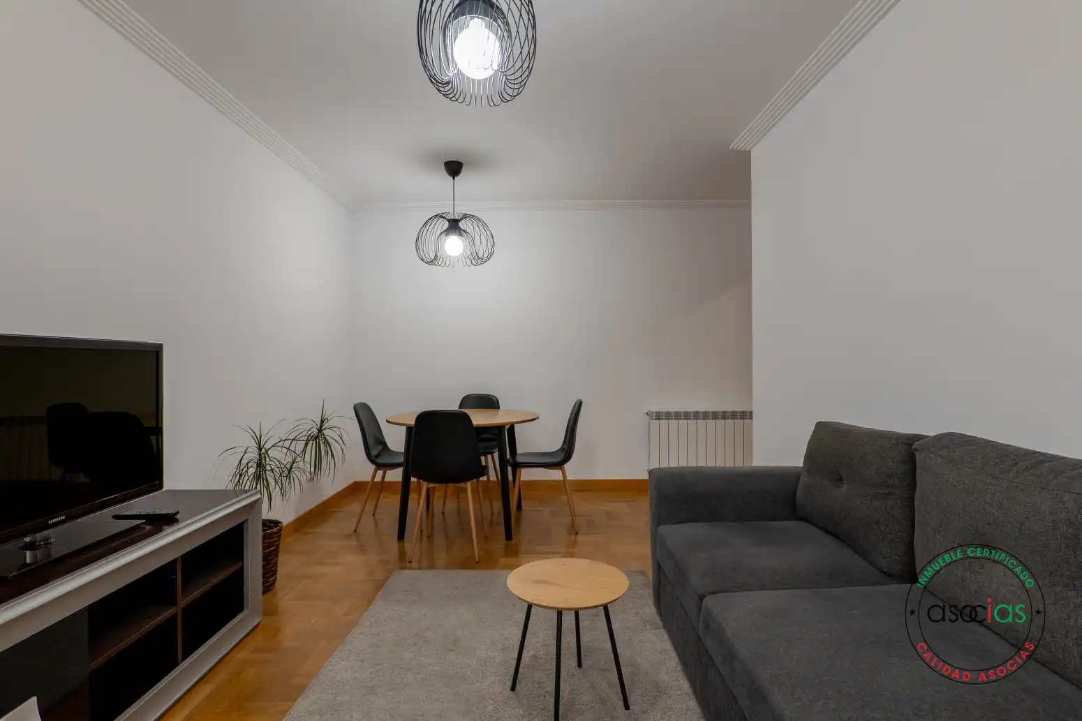 Sala d'estar de Pis en venda en Gijón  amb Calefacció, Parquet i Traster