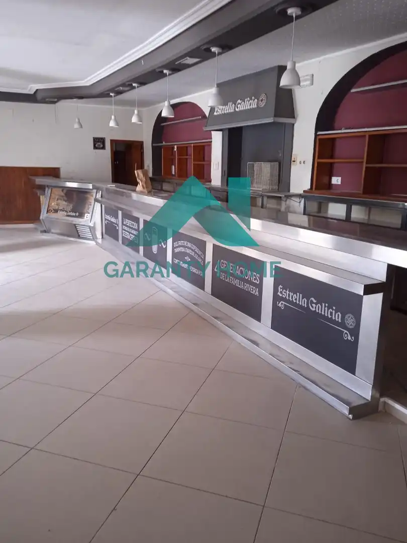 Local de alquiler en Casar de Cáceres con Aire acondicionado y Amueblado