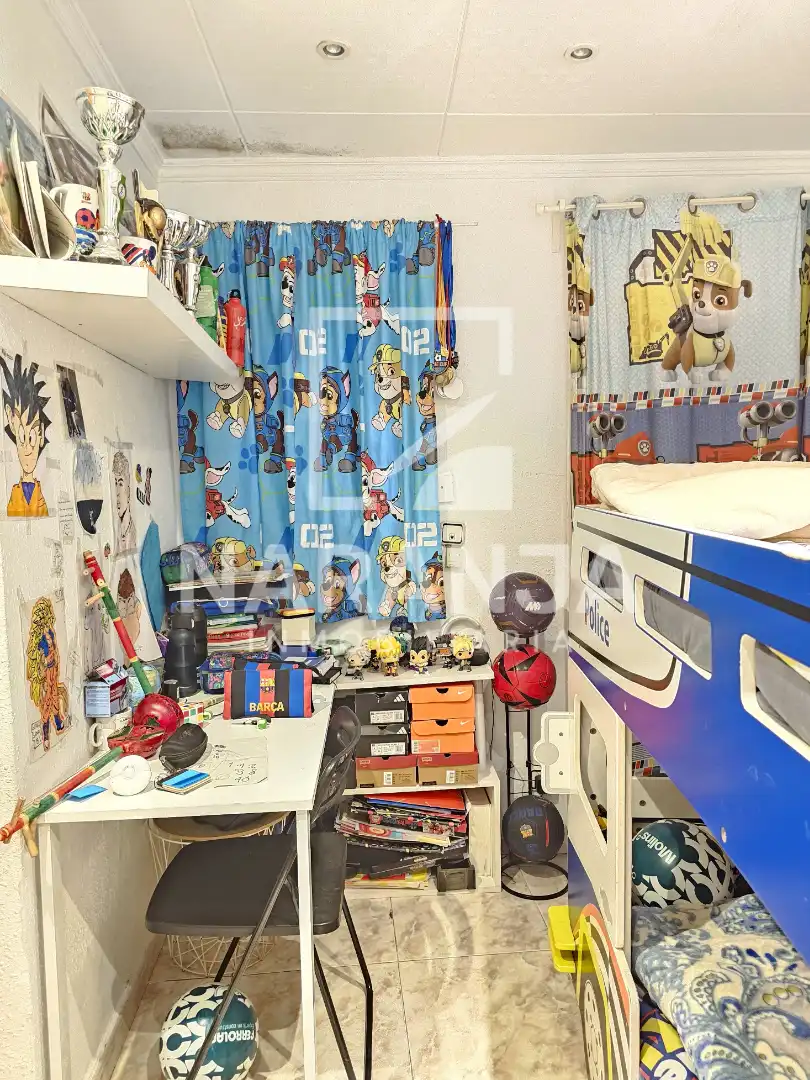 Bedroom of Flat for sale in Barcelona