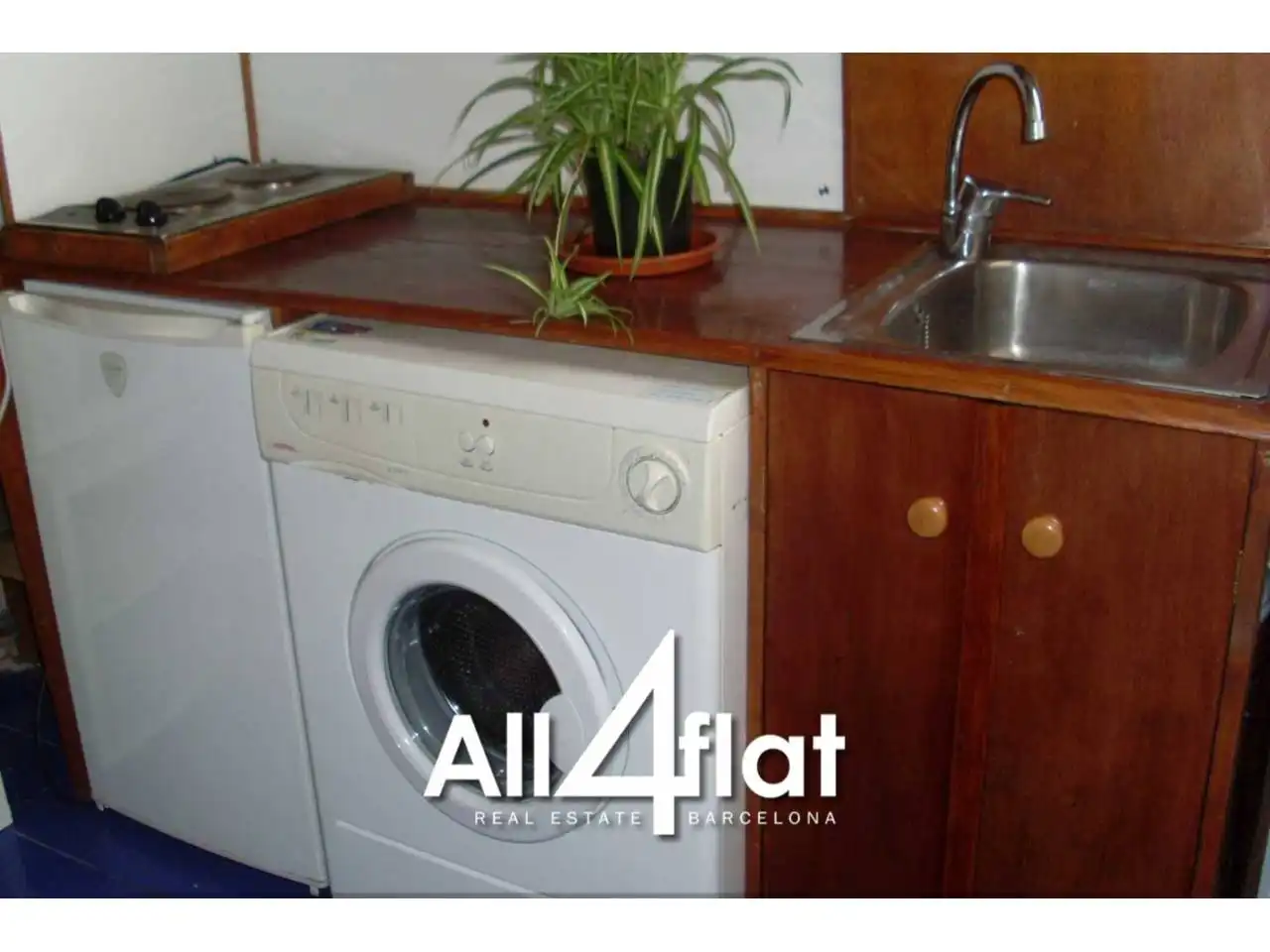 Kitchen of Study for rent in Barcelona  with Air Conditioner, Parquet flooring and Furnished
