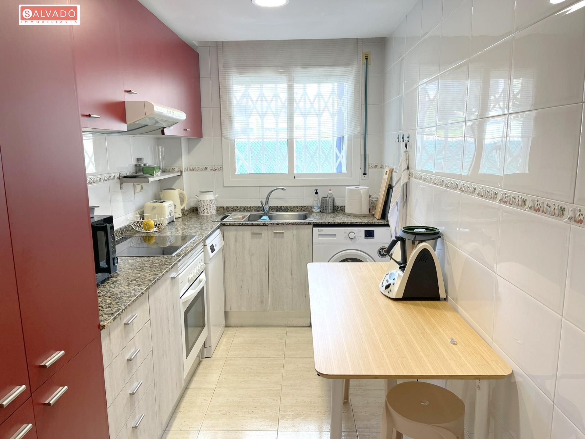 Cuina de Pis en venda en Calafell amb Calefacció, Terrassa i Balcó
