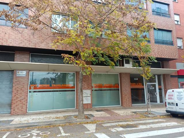 Local comercial en Venta en Calle larrinaga, palacio de en La Granja