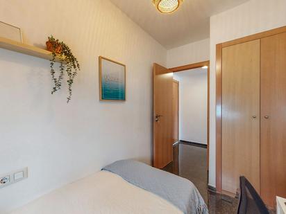Bedroom of Flat to share in  Valencia Capital  with Furnished, Washing machine and TV