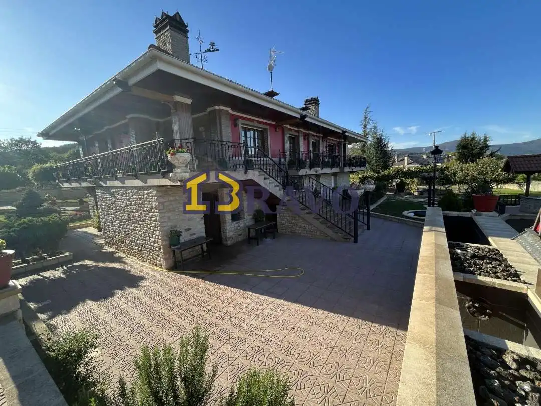 Vista exterior de Casa o chalet en venta en Valle de Mena con Calefacción, Jardín privado y Terraza