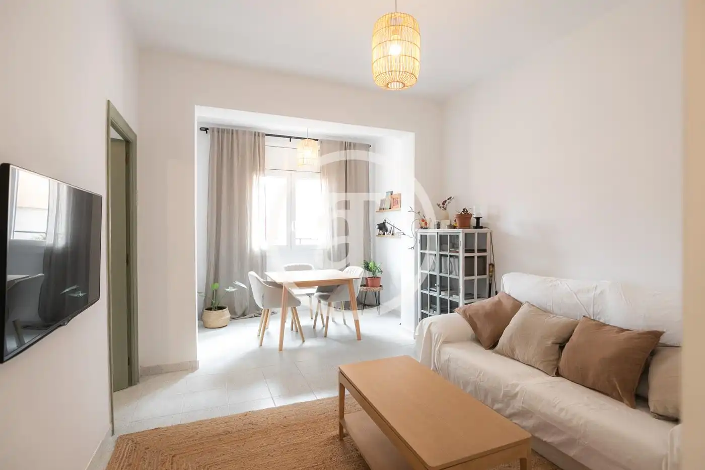 Sala de estar de Piso de alquiler en  Barcelona Capital con Amueblado, Horno y Lavadora